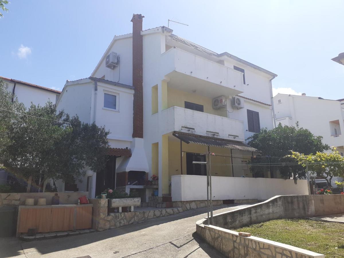 Apartmani Karuza نوفاليا المظهر الخارجي الصورة